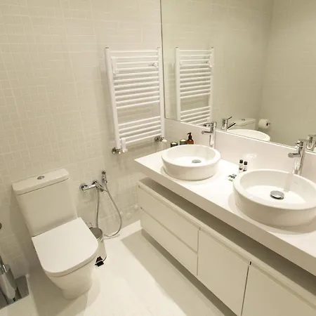 Ninon- Premium Trindade By Hosts * Porto