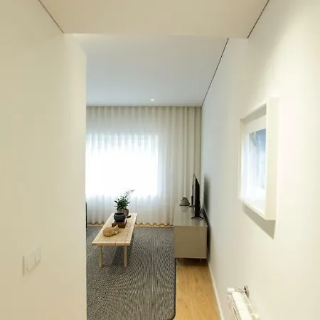 Ninon- Premium Trindade By Hosts Porto