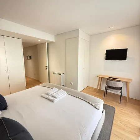 Ninon Trindade By Hosts Apartment Porto