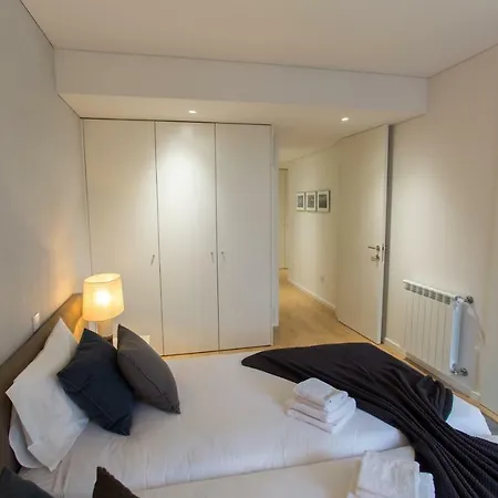 Ninon- Premium Trindade By Hosts