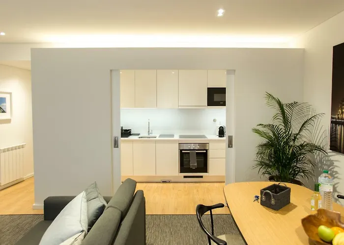 Ninon- Premium Trindade By Hosts *