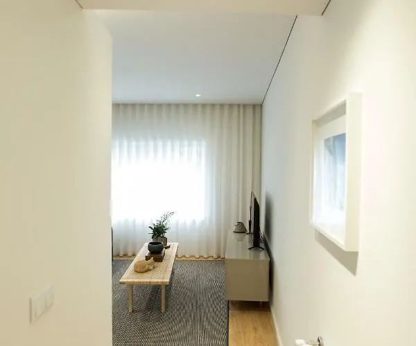 Ninon- Premium Trindade By Hosts Porto