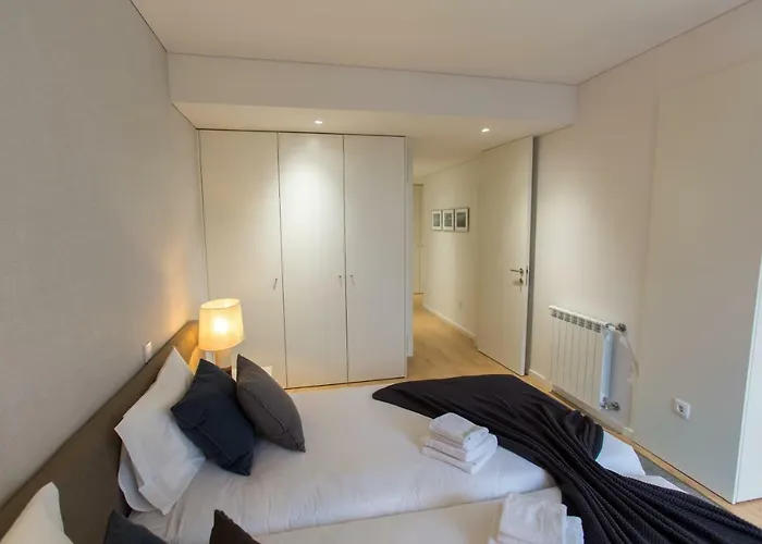 Ninon- Premium Trindade By Hosts